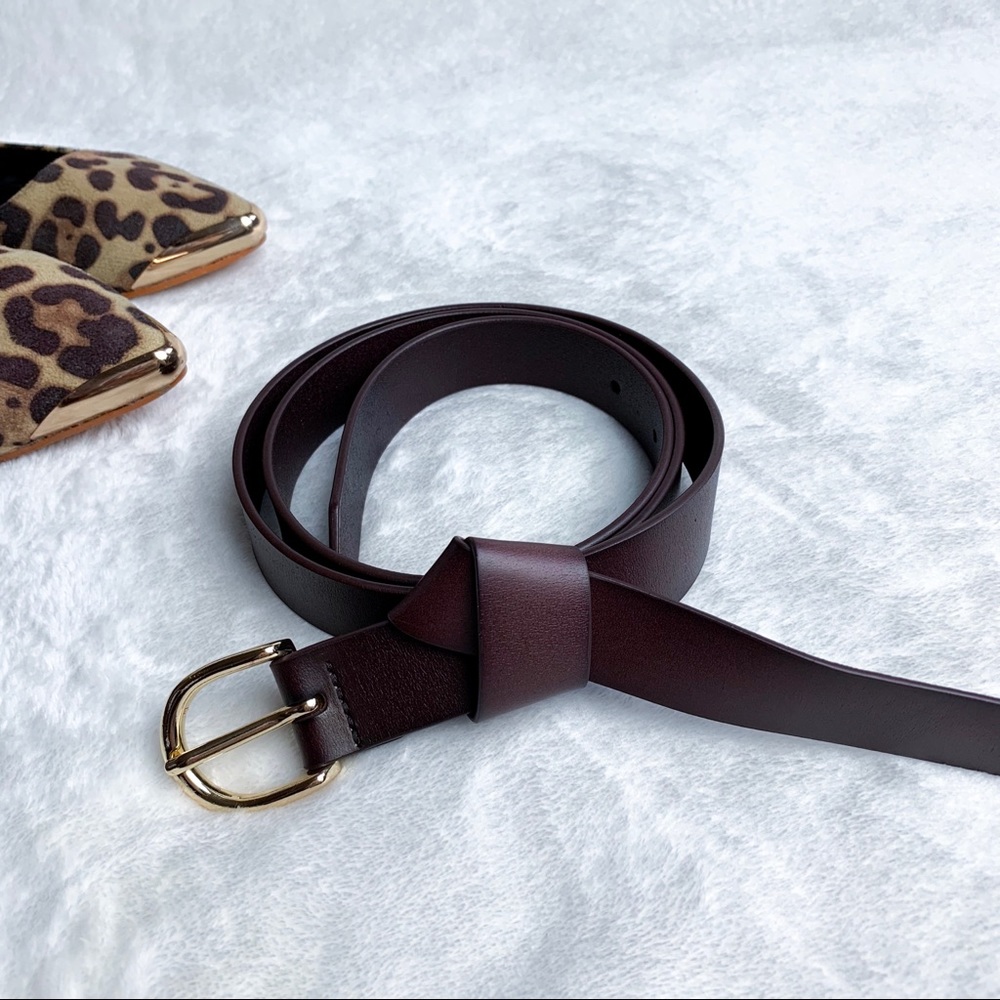 Brown/burgundy women’s belt with knot detail